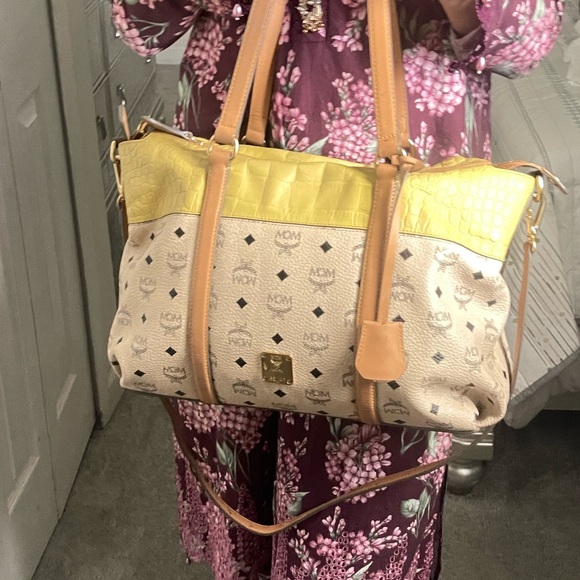 Authentic MCM Visetos shoulder crossbody bag (E11) - Picture 3 of 16